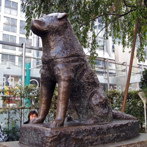 hachi-statue2